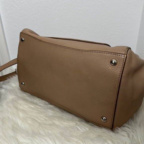 💯Authentic Prada Beige Leather Two-way  Bag🍀 - Picture 6 of 16
